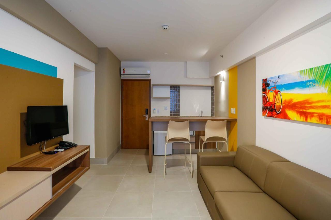 Em Apartment *